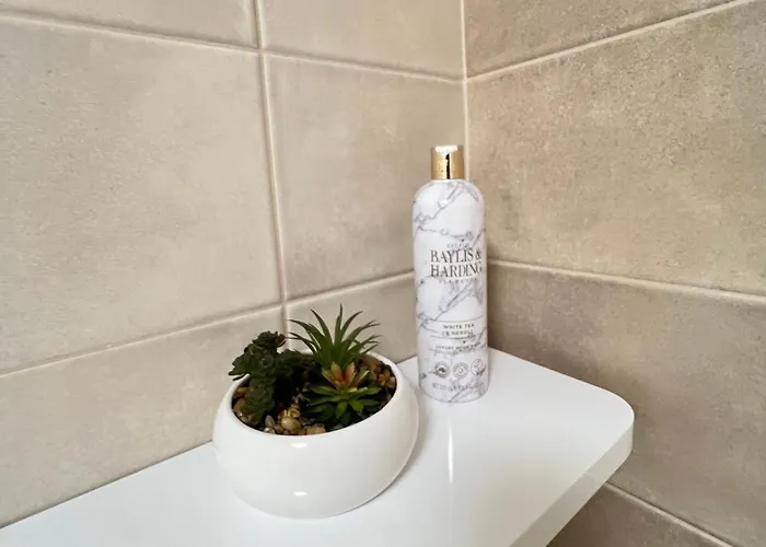 Lux Modern And Cozy With Free Parking Lägenhet *