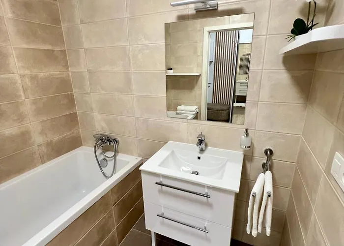 Lux Modern And Cozy With Free Parking *